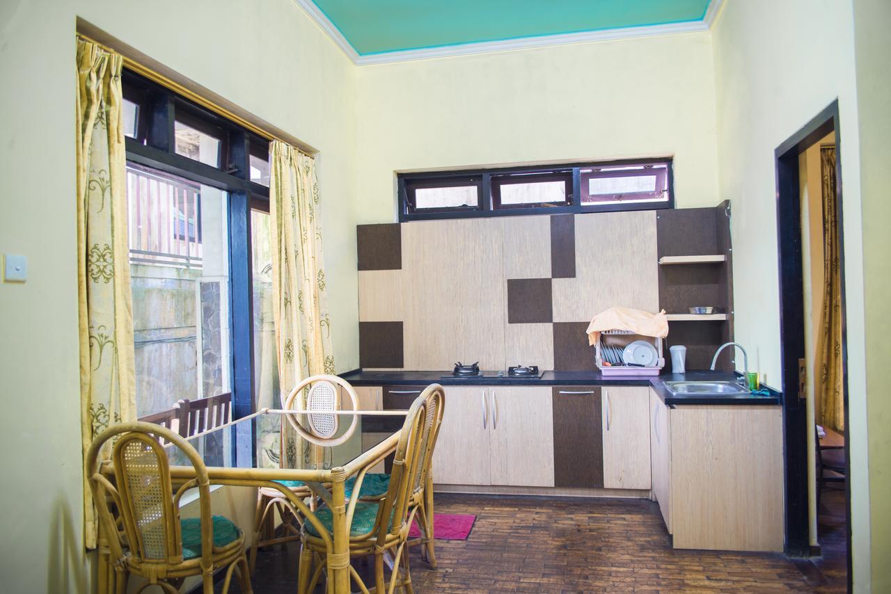 Foresta Inn Family Resort Prigen Екстер'єр фото