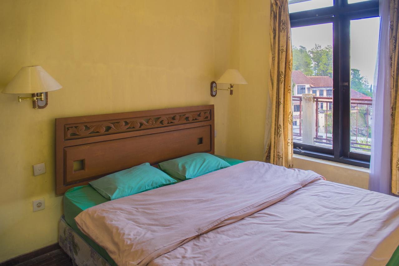 Foresta Inn Family Resort Prigen Екстер'єр фото