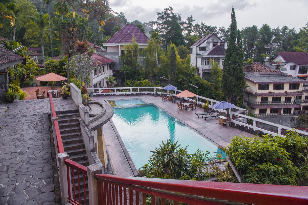 Foresta Inn Family Resort Prigen Екстер'єр фото